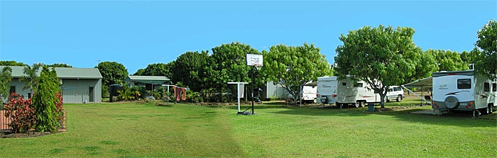 Shed, cabin and 3 caravans on the Mango farm