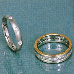 Platinum and gold Niessing rings
