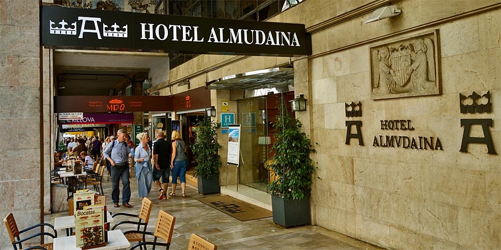 Hotel Almudaina and Bistro MDQ