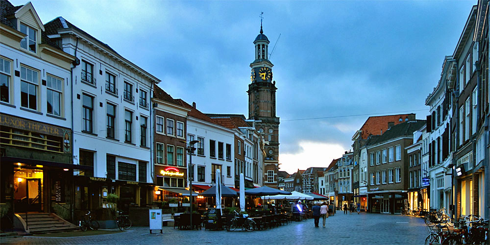 Zutphen market square by night