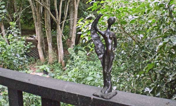 Sculpture by Antien