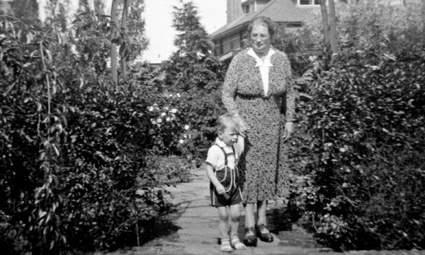 With Grotie at her home in Scheveningen