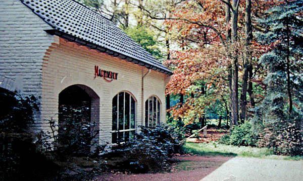 Martinshof, garage (last window on the right converted to studio