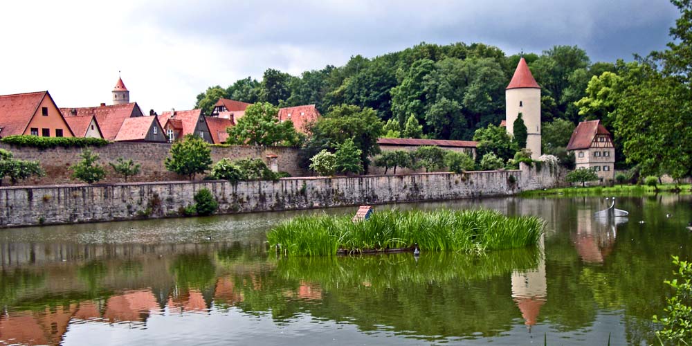 Moat and wall of Dinkelsbühl