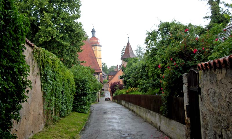 Road alongside the wall of  Dinkelsbühl