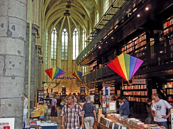 Book shop in a church, Maastricht