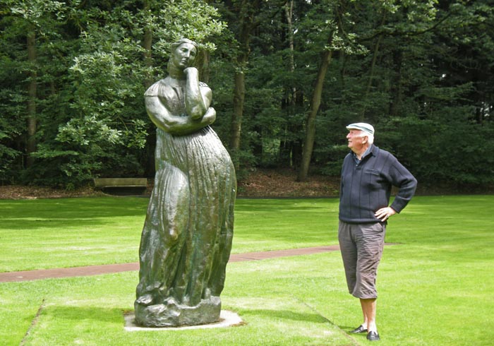 With Pénélope in the Kröller Müller Park, 

2008)