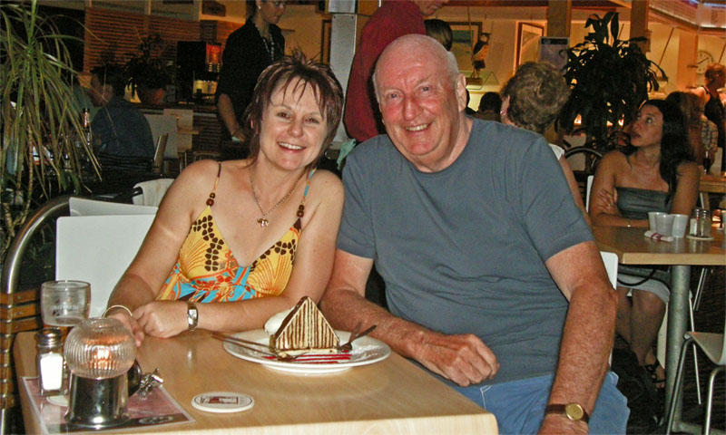 With Mel at the Mooloolaba Surf Club, Febr 2009
