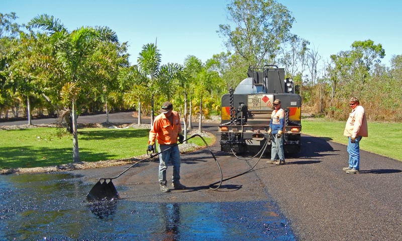 Sealing of the Mango farm driveway, 2011