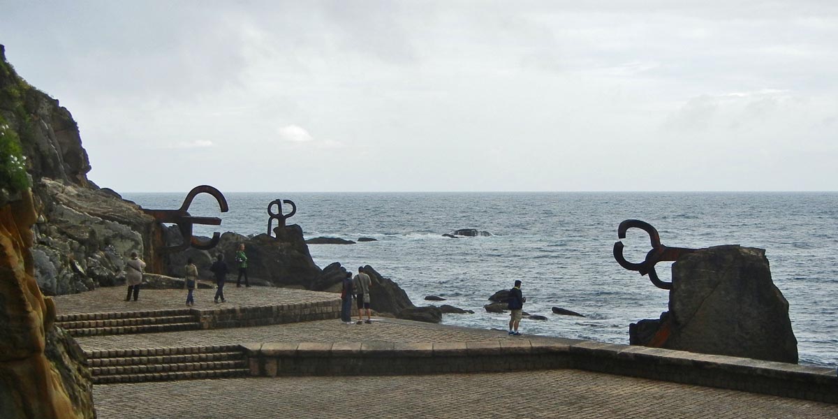 Sculptures at the Punta Torrepea